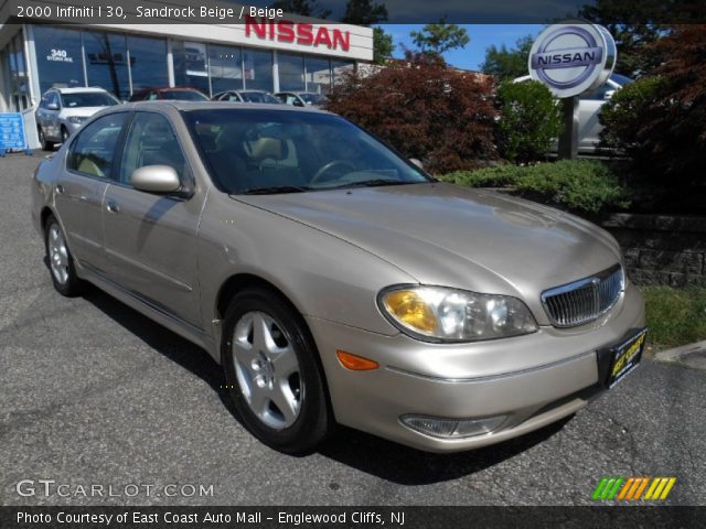 2000 Infiniti I 30 in Sandrock Beige