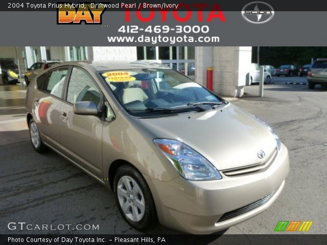 2004 Toyota Prius Hybrid in Driftwood Pearl