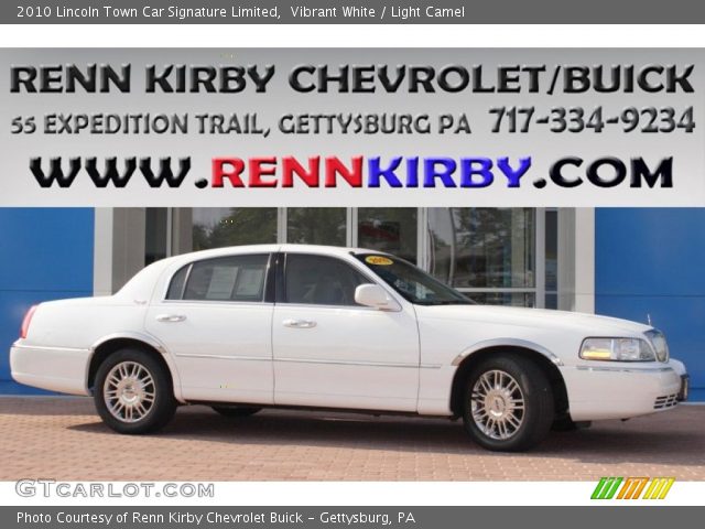 2010 Lincoln Town Car Signature Limited in Vibrant White