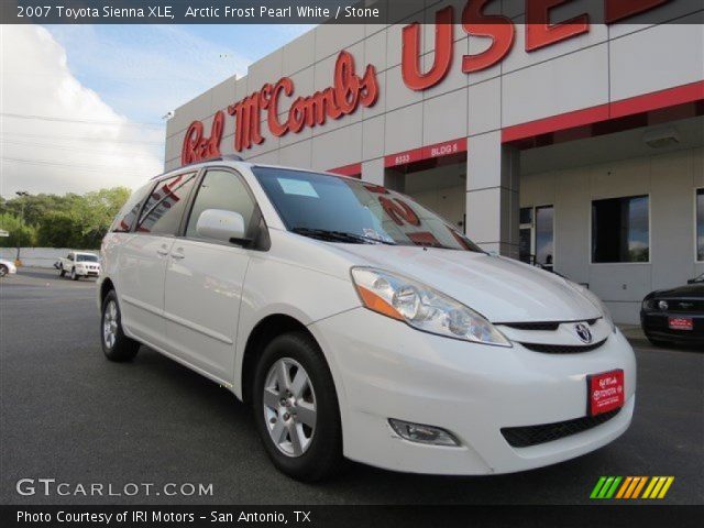 2007 Toyota Sienna XLE in Arctic Frost Pearl White