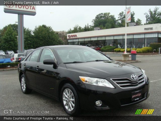 2011 Toyota Camry XLE in Black