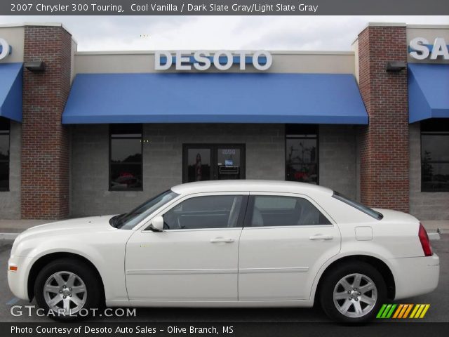2007 Chrysler 300 Touring in Cool Vanilla
