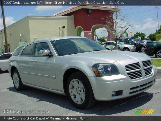 2007 Dodge Magnum SXT in Bright Silver Metallic