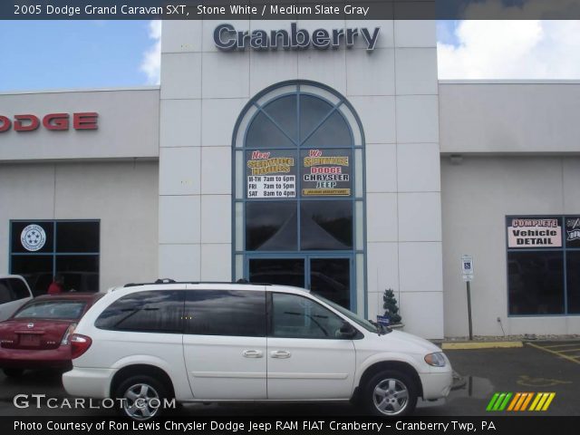 2005 Dodge Grand Caravan SXT in Stone White