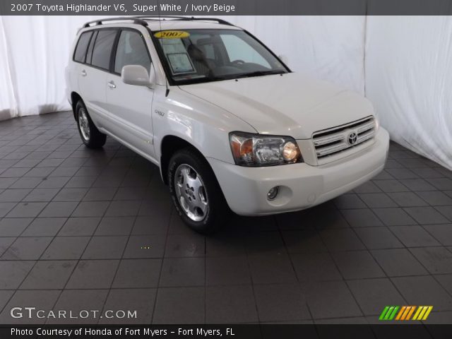 2007 Toyota Highlander V6 in Super White