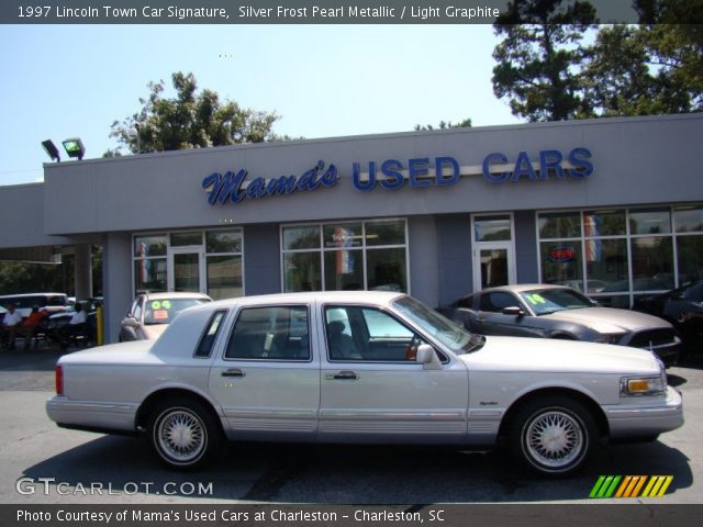 1997 Lincoln Town Car Signature in Silver Frost Pearl Metallic