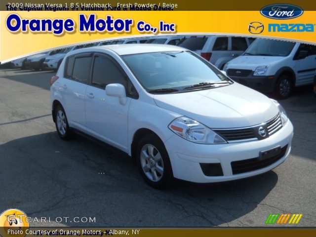 2009 Nissan Versa 1.8 S Hatchback in Fresh Powder