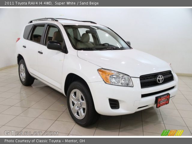 2011 Toyota RAV4 I4 4WD in Super White