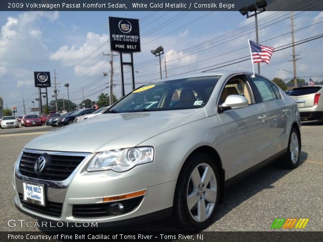2009 Volkswagen Passat Komfort Sedan in White Gold Metallic