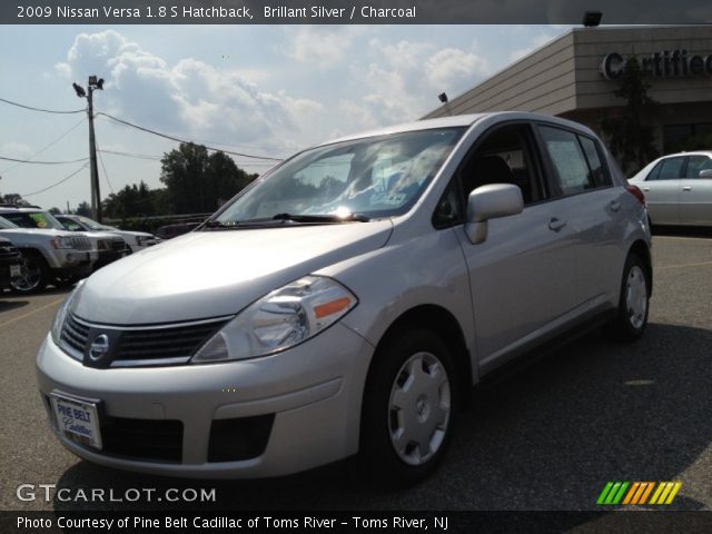 2009 Nissan Versa 1.8 S Hatchback in Brillant Silver