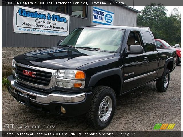 2006 GMC Sierra 2500HD SLE Extended Cab 4x4 in Onyx Black