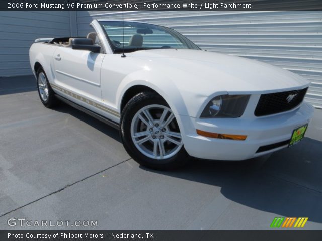 2006 Ford Mustang V6 Premium Convertible in Performance White