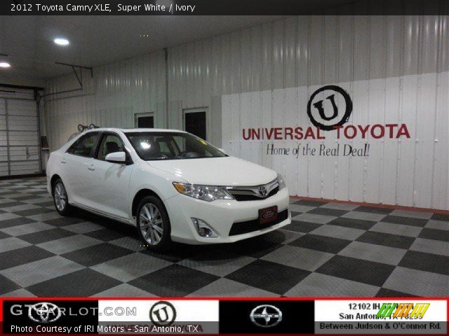 2012 Toyota Camry XLE in Super White