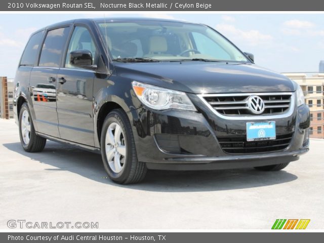 2010 Volkswagen Routan SEL in Nocturne Black Metallic