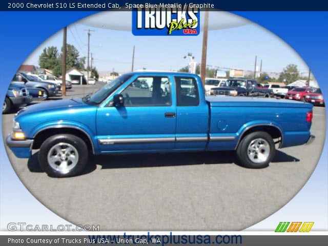 2000 Chevrolet S10 LS Extended Cab in Space Blue Metallic