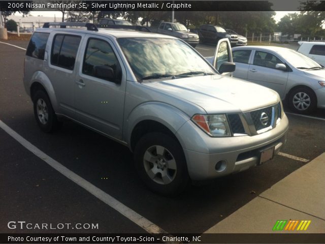 2006 Nissan Pathfinder SE in Silver Lightning Metallic