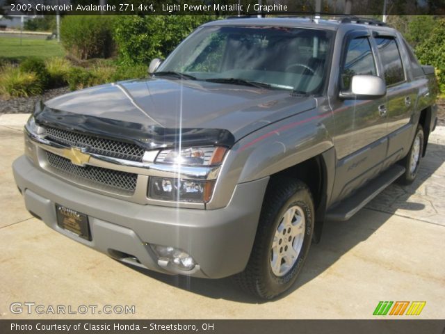 2002 Chevrolet Avalanche Z71 4x4 in Light Pewter Metallic