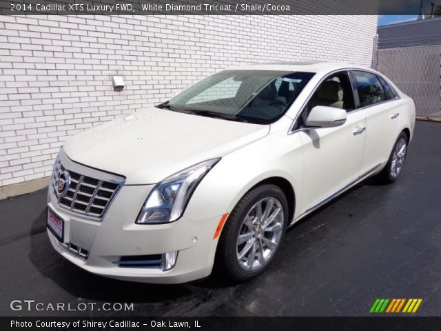 2014 Cadillac XTS Luxury FWD in White Diamond Tricoat
