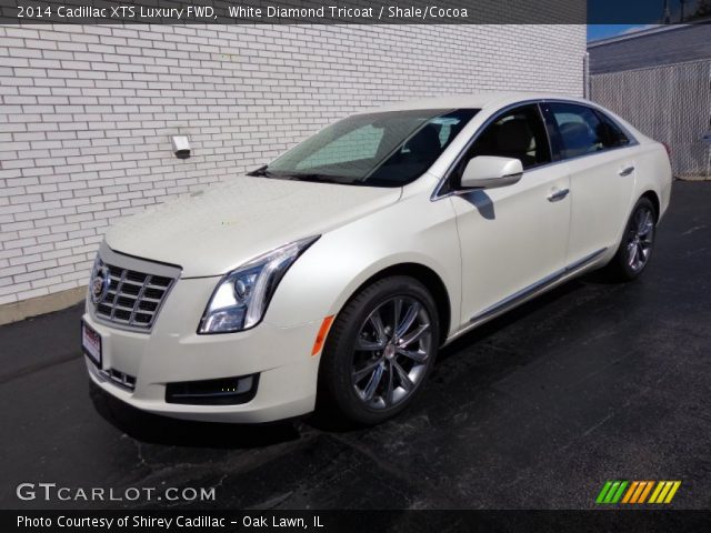 2014 Cadillac XTS Luxury FWD in White Diamond Tricoat