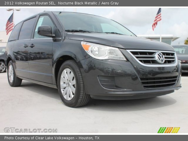 2012 Volkswagen Routan SEL in Nocturne Black Metallic