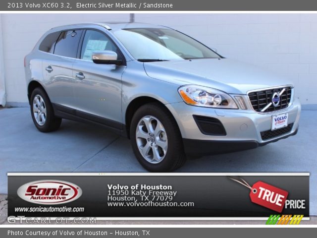 2013 Volvo XC60 3.2 in Electric Silver Metallic