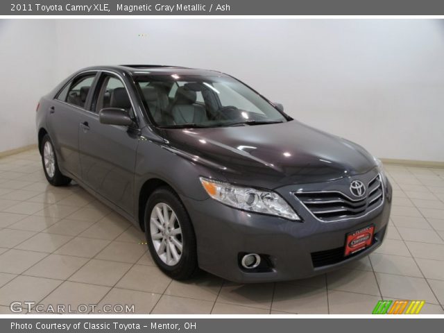 2011 Toyota Camry XLE in Magnetic Gray Metallic