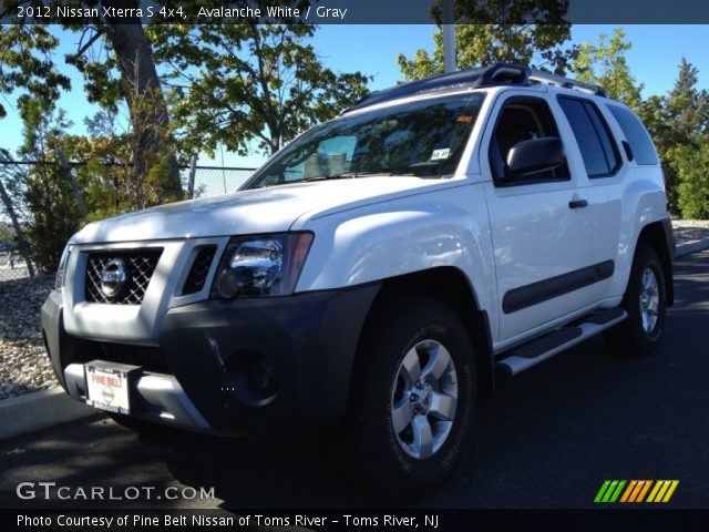 2012 Nissan Xterra S 4x4 in Avalanche White