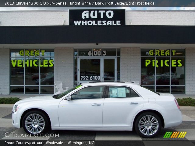 2013 Chrysler 300 C Luxury Series in Bright White