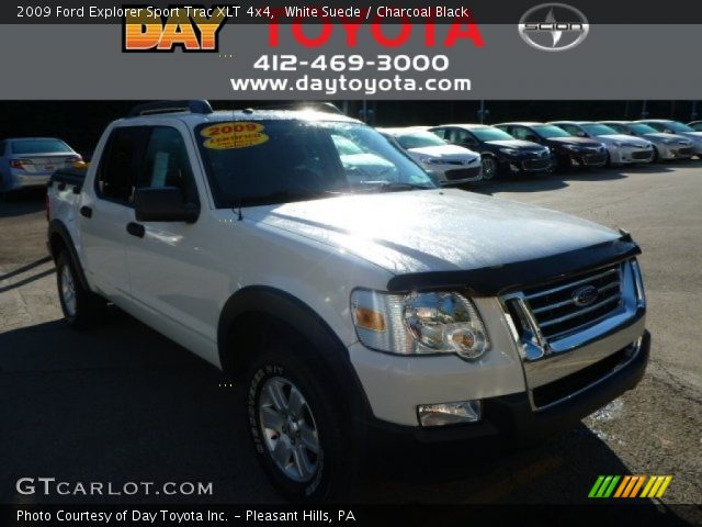 2009 Ford Explorer Sport Trac XLT 4x4 in White Suede