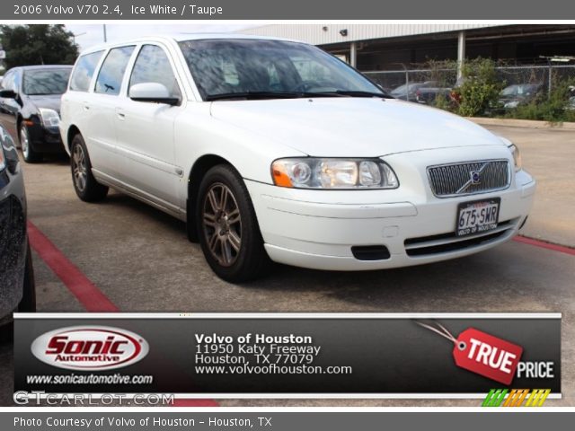 2006 Volvo V70 2.4 in Ice White