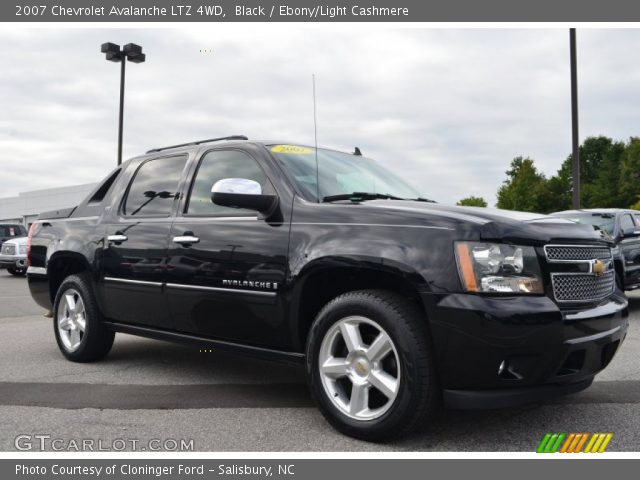 2007 Chevrolet Avalanche LTZ 4WD in Black