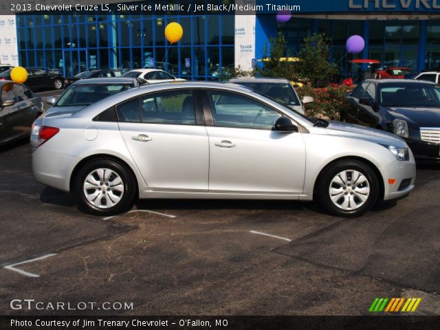 2013 Chevrolet Cruze LS in Silver Ice Metallic