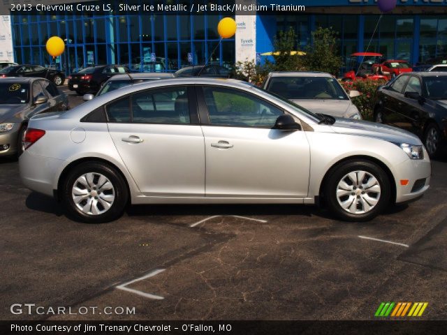 2013 Chevrolet Cruze LS in Silver Ice Metallic