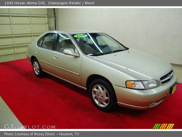 1999 Nissan Altima GXE in Champagne Metallic