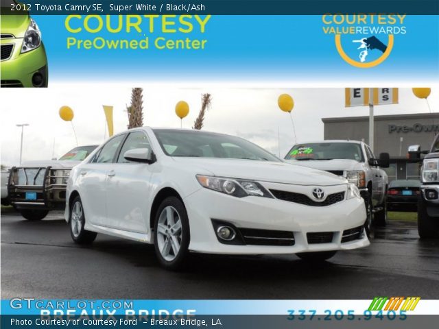 2012 Toyota Camry SE in Super White