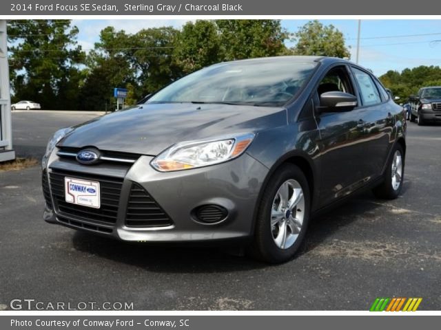 2014 Ford Focus SE Sedan in Sterling Gray