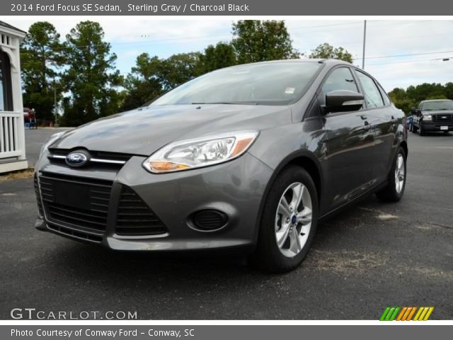 2014 Ford Focus SE Sedan in Sterling Gray