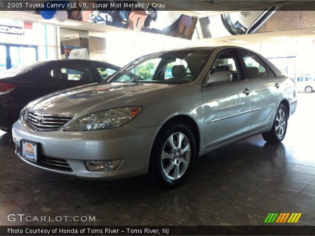 2005 Toyota Camry XLE V6 in Lunar Mist Metallic