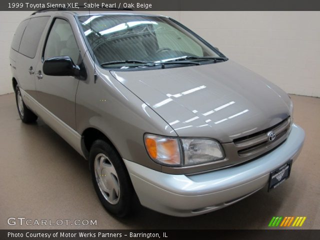 1999 Toyota Sienna XLE in Sable Pearl
