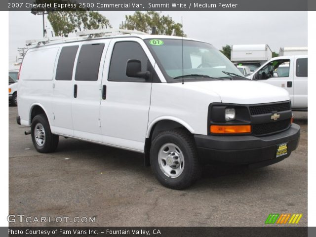 2007 Chevrolet Express 2500 Commercial Van in Summit White