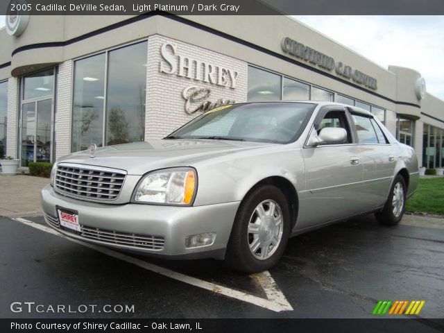 2005 Cadillac DeVille Sedan in Light Platinum