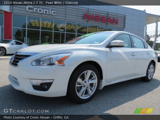 2014 Nissan Altima 2.5 SV in Pearl White