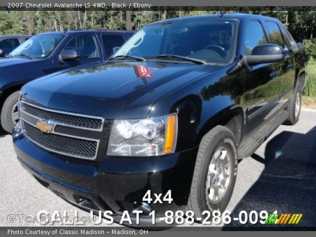 2007 Chevrolet Avalanche LS 4WD in Black