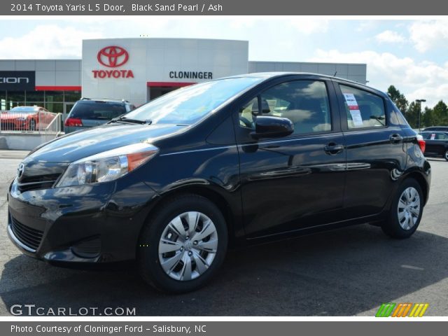 2014 Toyota Yaris L 5 Door in Black Sand Pearl