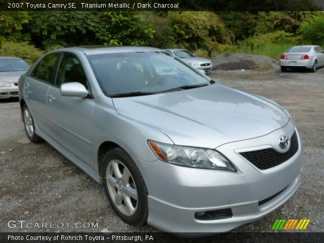 2007 Toyota Camry SE in Titanium Metallic