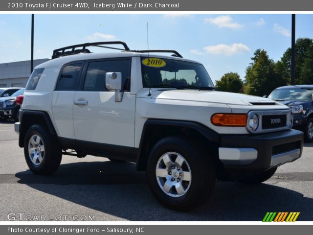 2010 Toyota FJ Cruiser 4WD in Iceberg White