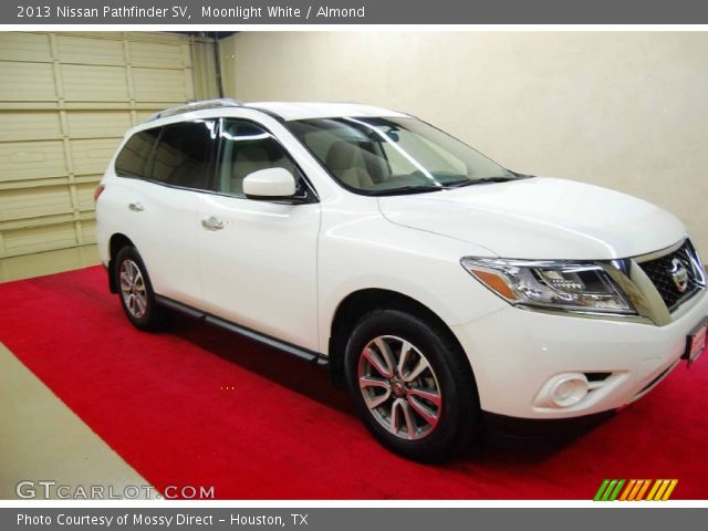 2013 Nissan Pathfinder SV in Moonlight White