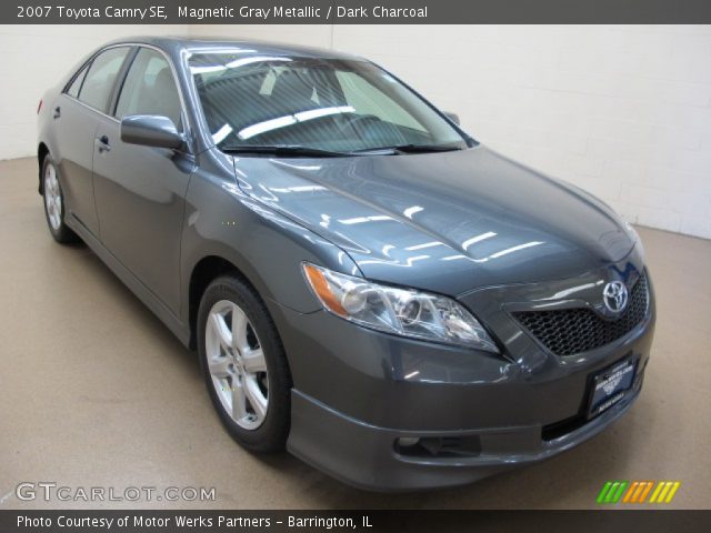 2007 Toyota Camry SE in Magnetic Gray Metallic