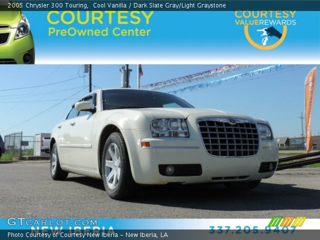 2005 Chrysler 300 Touring in Cool Vanilla
