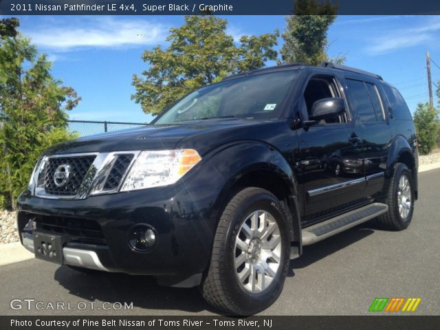 2011 Nissan Pathfinder LE 4x4 in Super Black